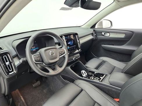 Certified 2025 Volvo XC40 B5 Plus image 16