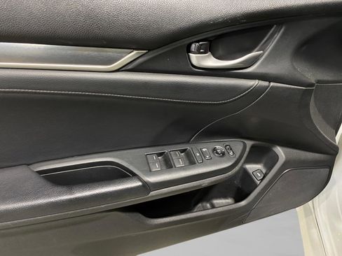 Used 2016 Honda Civic Touring image 8