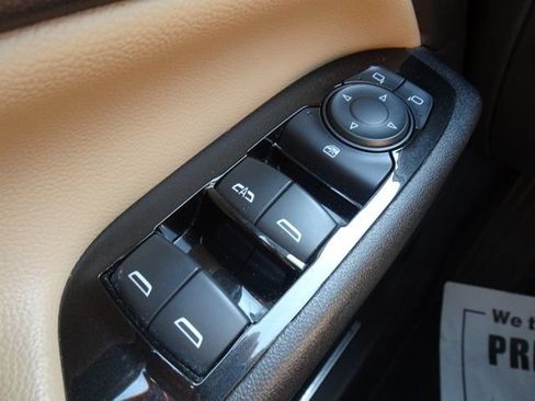 Used 2024 Chevrolet Equinox Premier FWD image 26