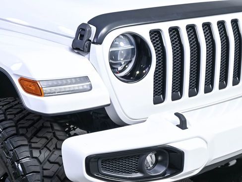 Used 2021 Jeep Wrangler Unlimited Sahara AWD/4WD image 36