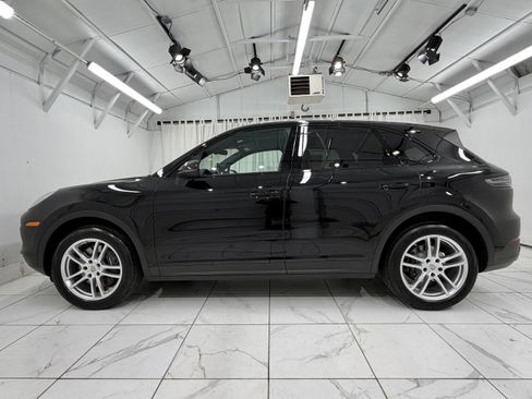 Certified 2023 Porsche Cayenne AWD/4WD image 15