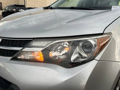 Used 2015 Toyota RAV4 LE FWD image 10