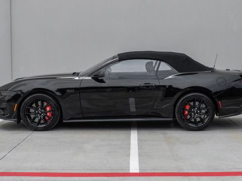 Used 2025 Ford Mustang GT Premium RWD image 10