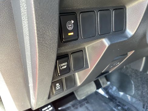 Used 2025 Nissan Frontier SV RWD image 20