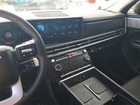 Used 2025 Hyundai Santa Fe SEL image 30