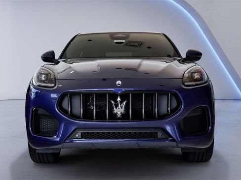 New 2025 Maserati Grecale GT image 4