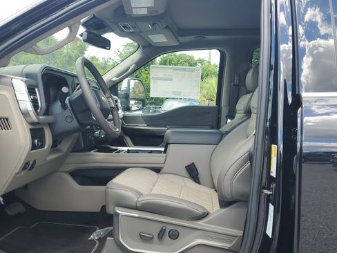 New 2026 Ford F450 Platinum w/ Platinum Plus Package image 16