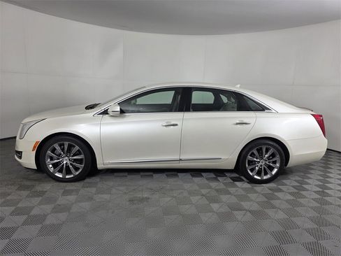 Used 2014 Cadillac XTS image 8