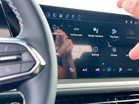 New 2026 Chevrolet Traverse LT image 10