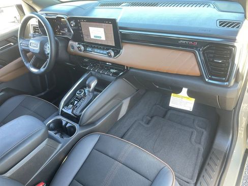 Used 2024 GMC Canyon AT4 image 26