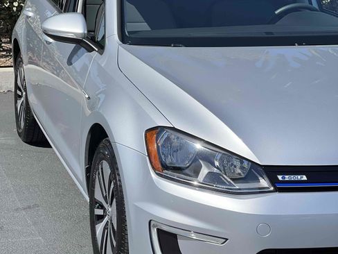 Used 2016 Volkswagen e-Golf SE w/ DC Fast Charging Package image 53