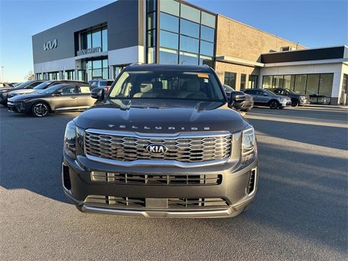 Used 2020 Kia Telluride EX w/ EX Premium Package image 2
