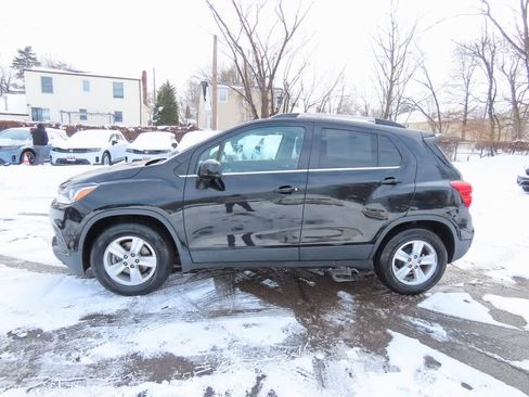 Used 2018 Chevrolet Trax LT image 3