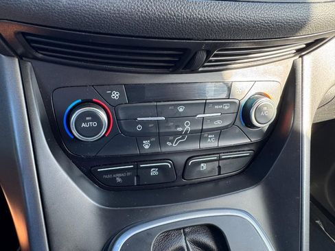 Used 2017 Ford C-MAX SE image 18