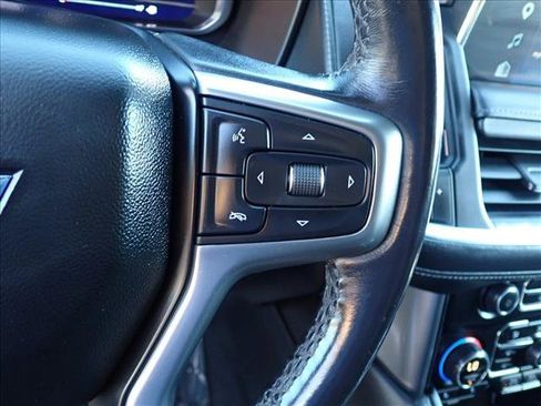Used 2022 Chevrolet Suburban LT AWD/4WD image 16