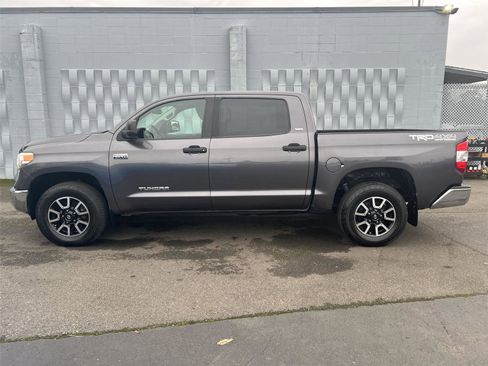 Used 2017 Toyota Tundra SR5 image 4
