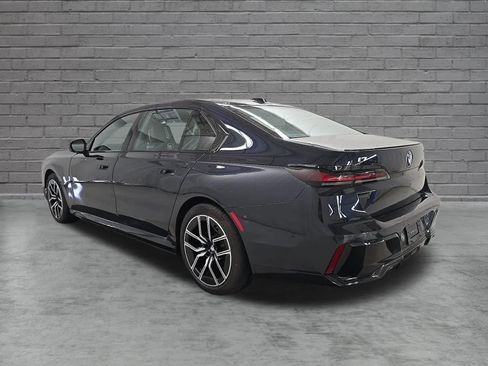Used 2024 BMW i7 xDrive60 w/ Executive Package AWD/4WD image 7