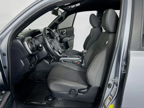 Used 2016 Toyota Tacoma TRD Sport image 22