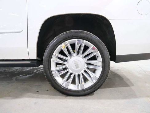 Used 2020 Cadillac Escalade ESV Platinum AWD/4WD image 7