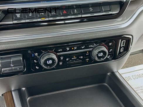 Used 2024 Chevrolet Silverado 2500 High Country w/ High Country Premium Package AWD/4WD image 20