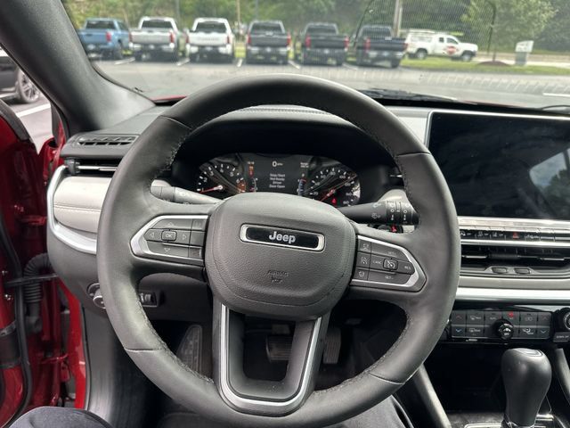 Used 2025 Jeep Compass Limited AWD/4WD image 13