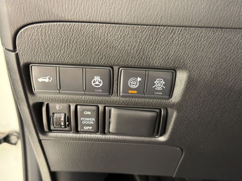 Used 2019 Nissan Armada Platinum w/ Captain's Chairs Package RWD image 18