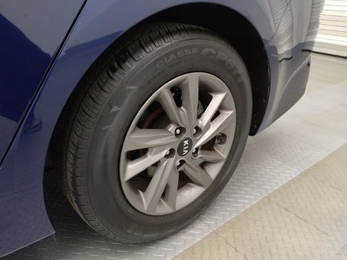 Used 2020 Kia Optima LX image 31