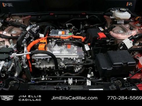 Certified 2026 Cadillac Vistiq Sport image 33