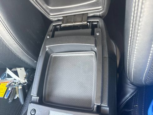 Used 2017 Jeep Wrangler Unlimited Sahara AWD/4WD image 35