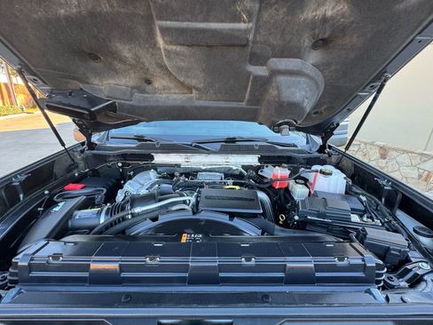 Used 2020 Chevrolet Silverado 2500 LTZ w/ LTZ Texas Edition image 33