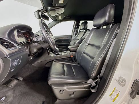 Used 2022 Jeep Grand Cherokee Limited w/ Technology Group AWD/4WD image 24