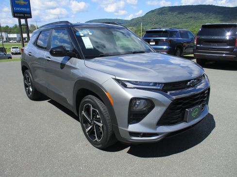 Certified 2023 Chevrolet TrailBlazer RS w/ Convenience Package AWD/4WD image 3