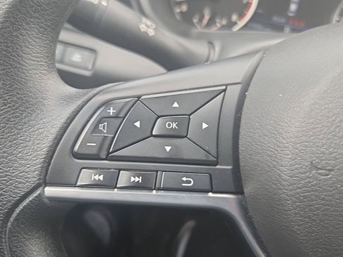 Used 2025 Nissan Altima 2.5 SV FWD image 10