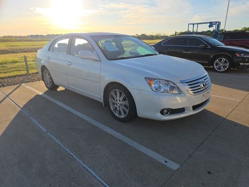 Used 2009 Toyota Avalon XLS image 3