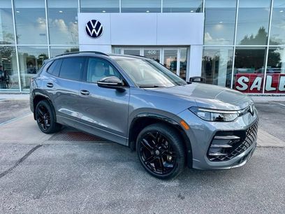 Used 2025 Volkswagen Tiguan SE R-Line