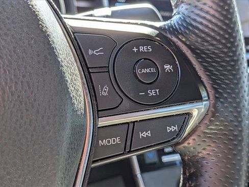 Used 2021 Toyota Avalon Limited image 13