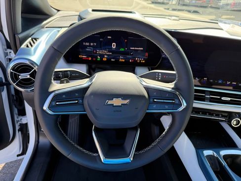 New 2026 Chevrolet Equinox EV LT image 21