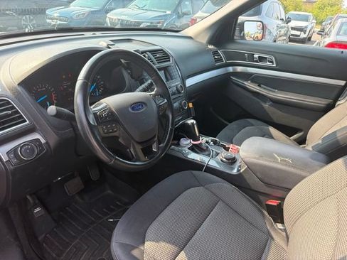 Used 2017 Ford Explorer XLT AWD/4WD image 5