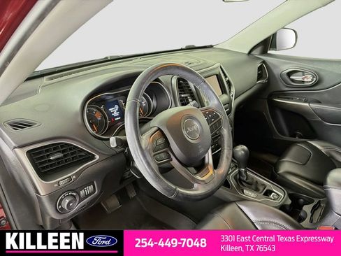 Used 2020 Jeep Cherokee Latitude Plus FWD image 11