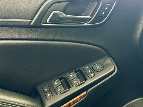 Used 2018 Chevrolet Tahoe Premier AWD/4WD image 19