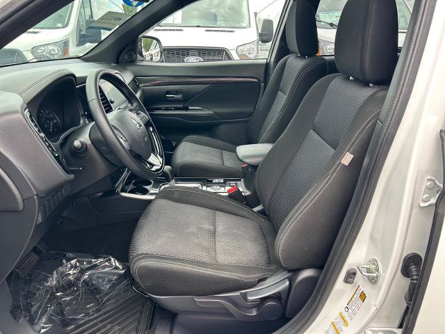 Used 2018 Mitsubishi Outlander LE AWD/4WD image 9