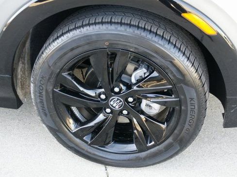 Used 2024 Buick Encore GX Sport Touring image 9