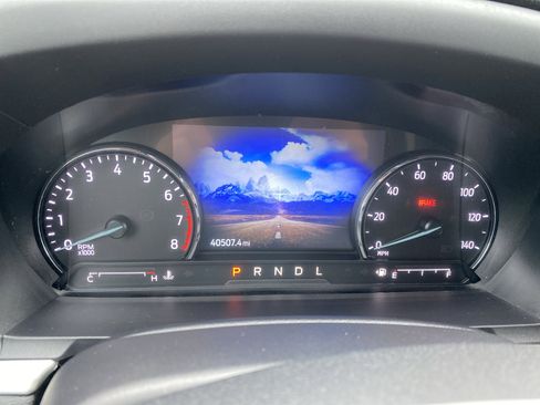 Used 2022 Ford Explorer XLT w/ Class IV Trailer Tow Package image 16