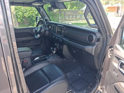 Used 2021 Jeep Gladiator Overland AWD/4WD image 28