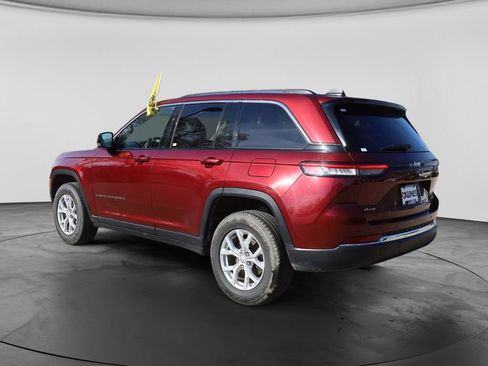 Used 2023 Jeep Grand Cherokee Limited AWD/4WD image 9