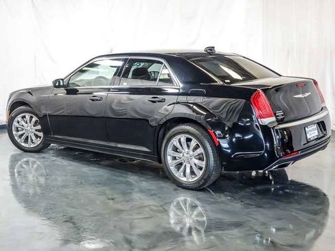 Used 2023 Chrysler 300 Touring AWD/4WD image 9