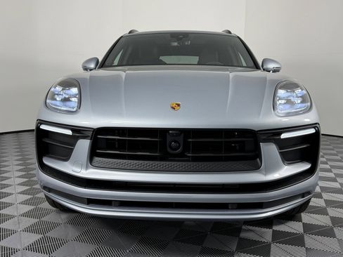 Certified 2026 Porsche Macan AWD/4WD image 6