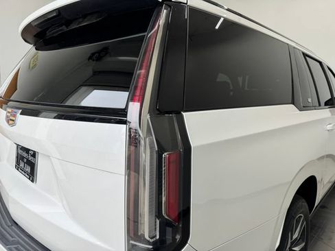 Used 2021 Cadillac Escalade ESV Sport w/ Driver Assist Tech Package RWD image 33