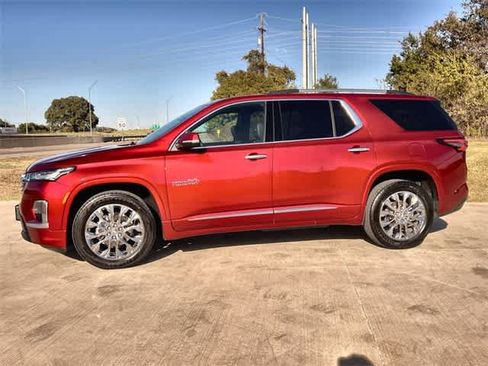 Used 2023 Chevrolet Traverse High Country image 4