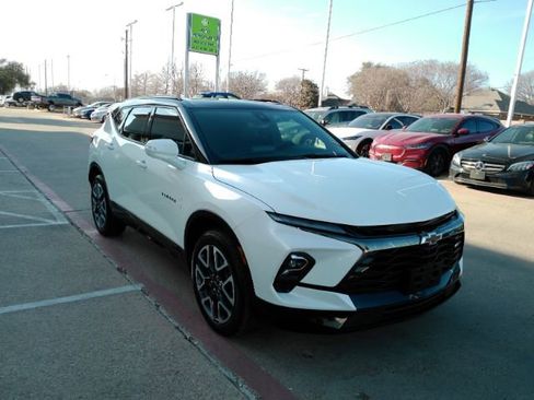 Used 2024 Chevrolet Blazer RS w/ Driver Confidence II Package image 4
